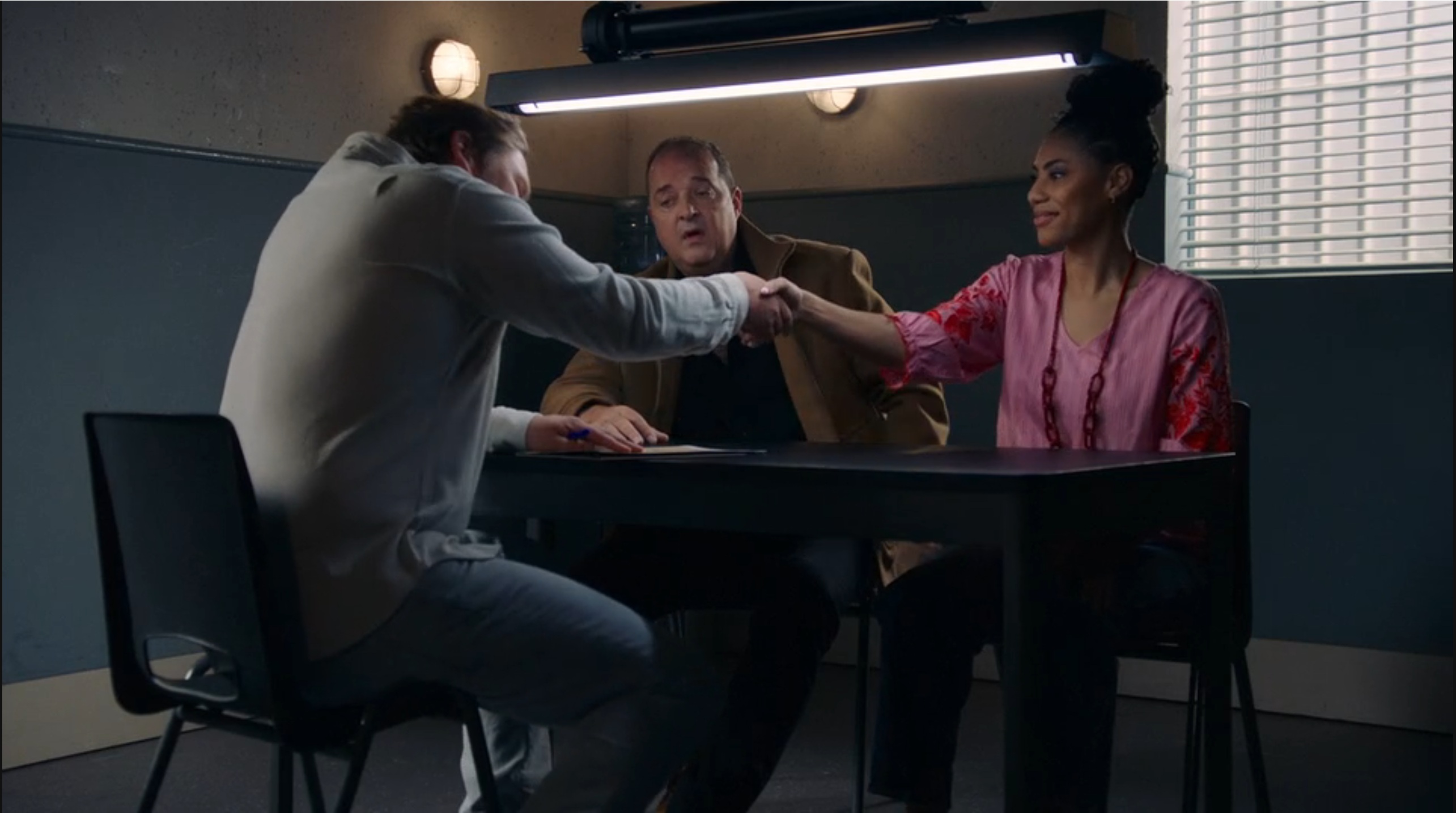 Luuk bezorgt Alex een geloofwaardige getuige